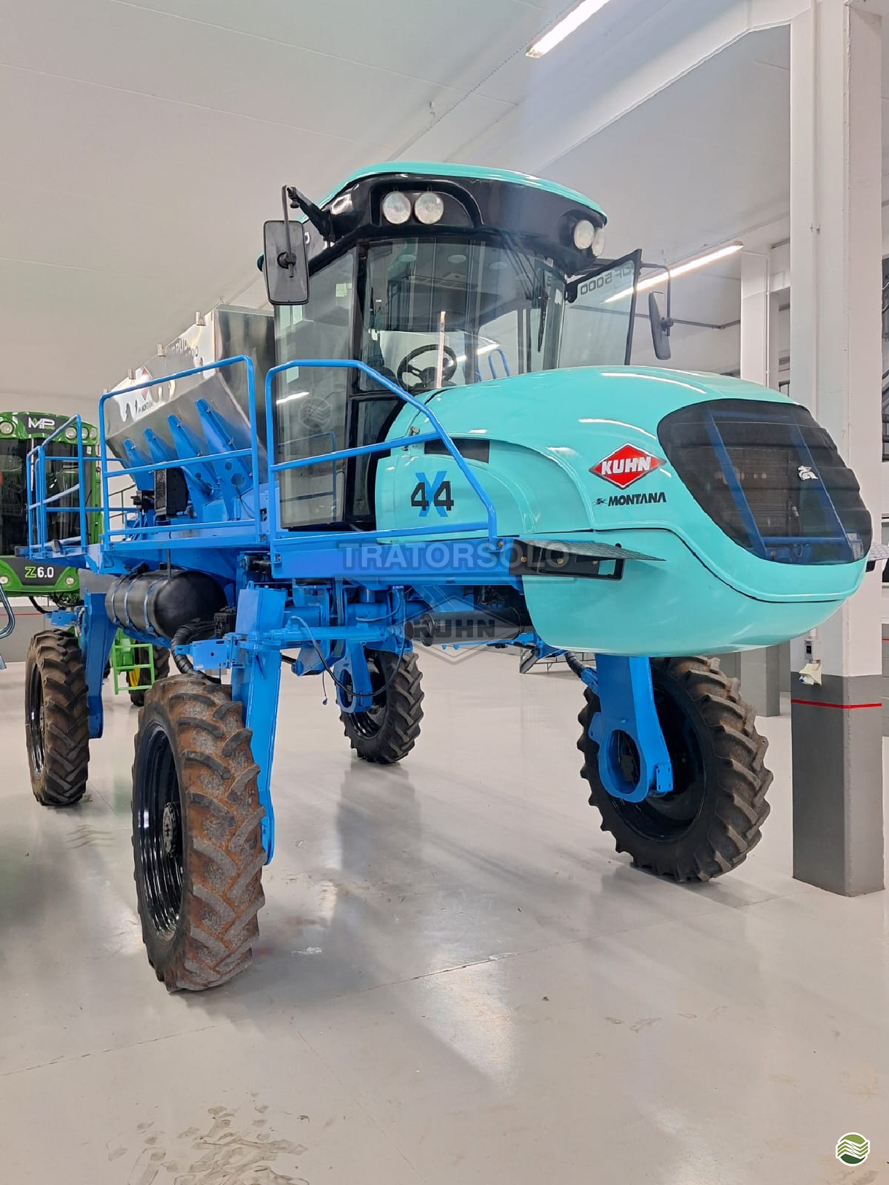 DISTRIBUIDOR AUTOPROPELIDO MONTANA PARRUDA DF 5000 Tração 4x4 Tratorsolo - Kunh - Landini GUARAPUAVA PARANÁ PR